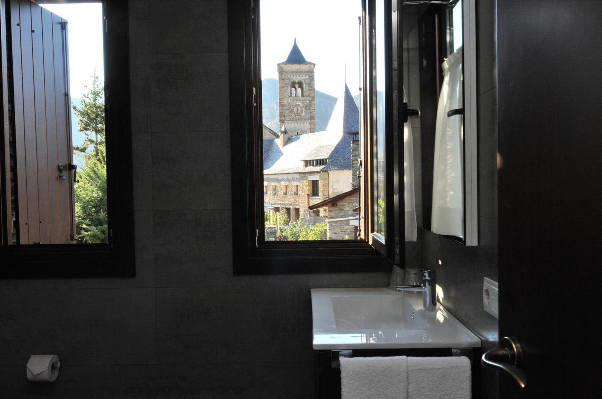 Casa Rural La Comella Tirvia ภายนอก รูปภาพ