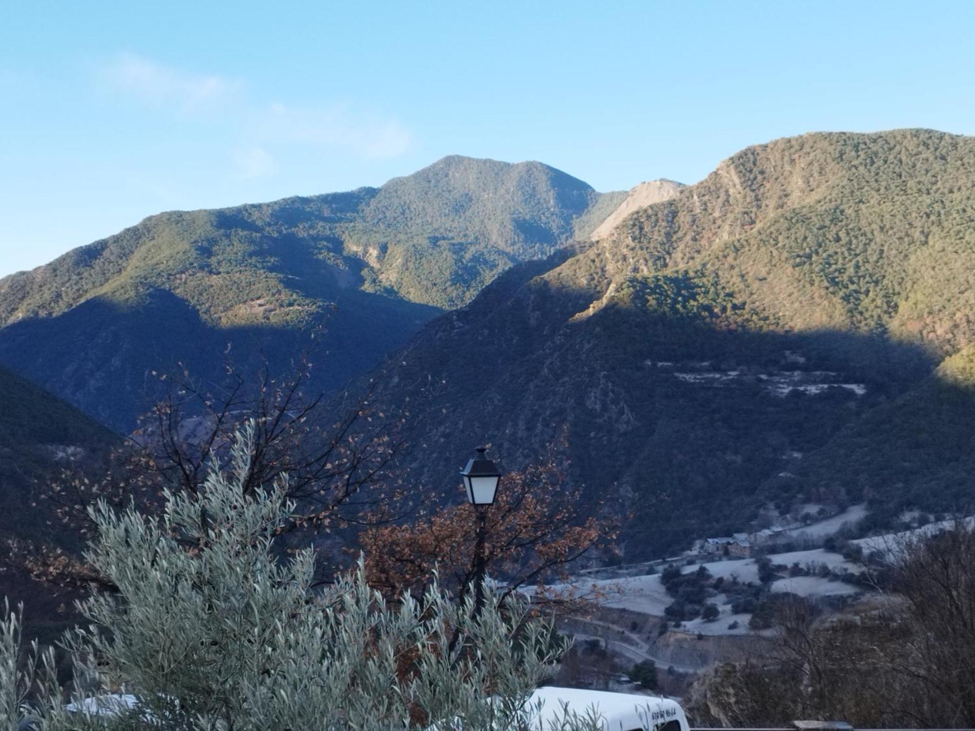 Casa Rural La Comella Tirvia ภายนอก รูปภาพ