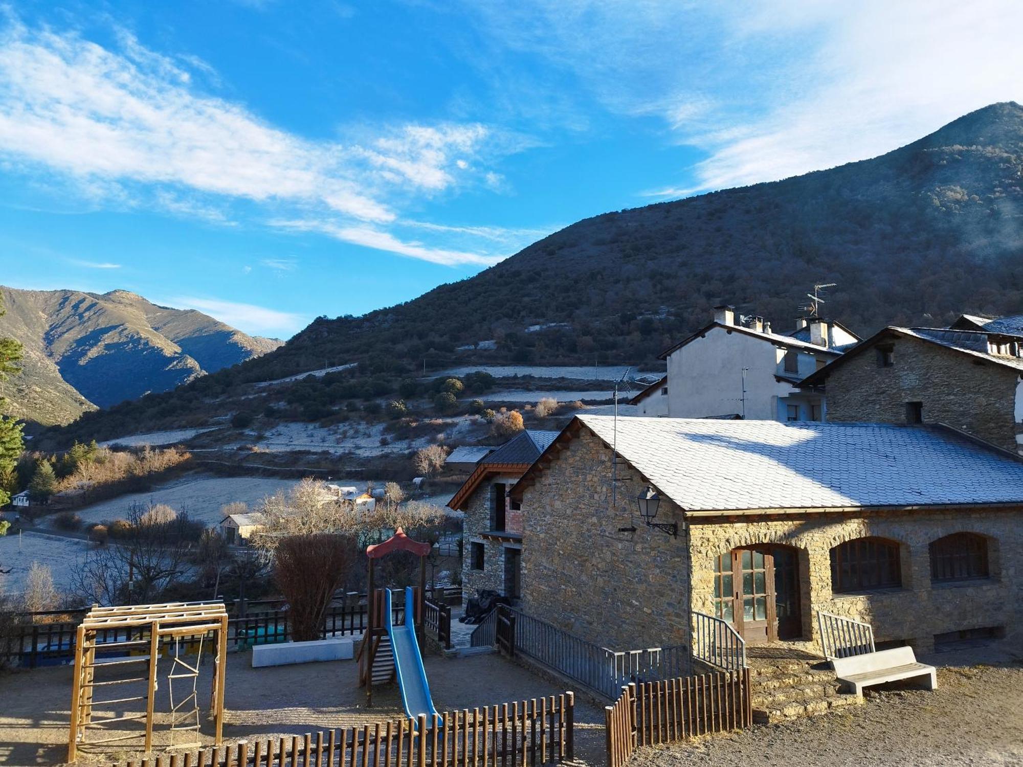 Casa Rural La Comella Tirvia ภายนอก รูปภาพ