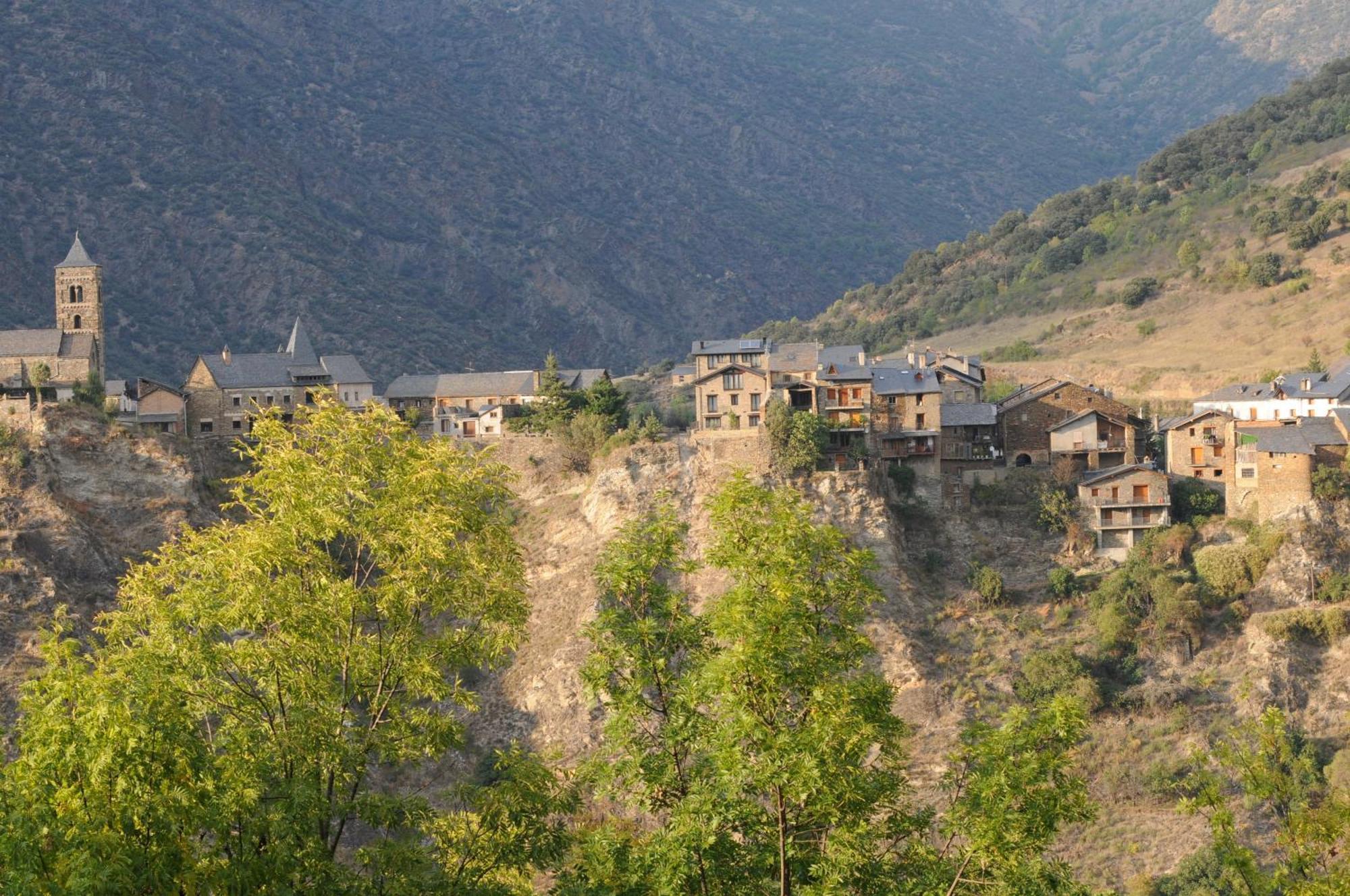 Casa Rural La Comella Tirvia ภายนอก รูปภาพ