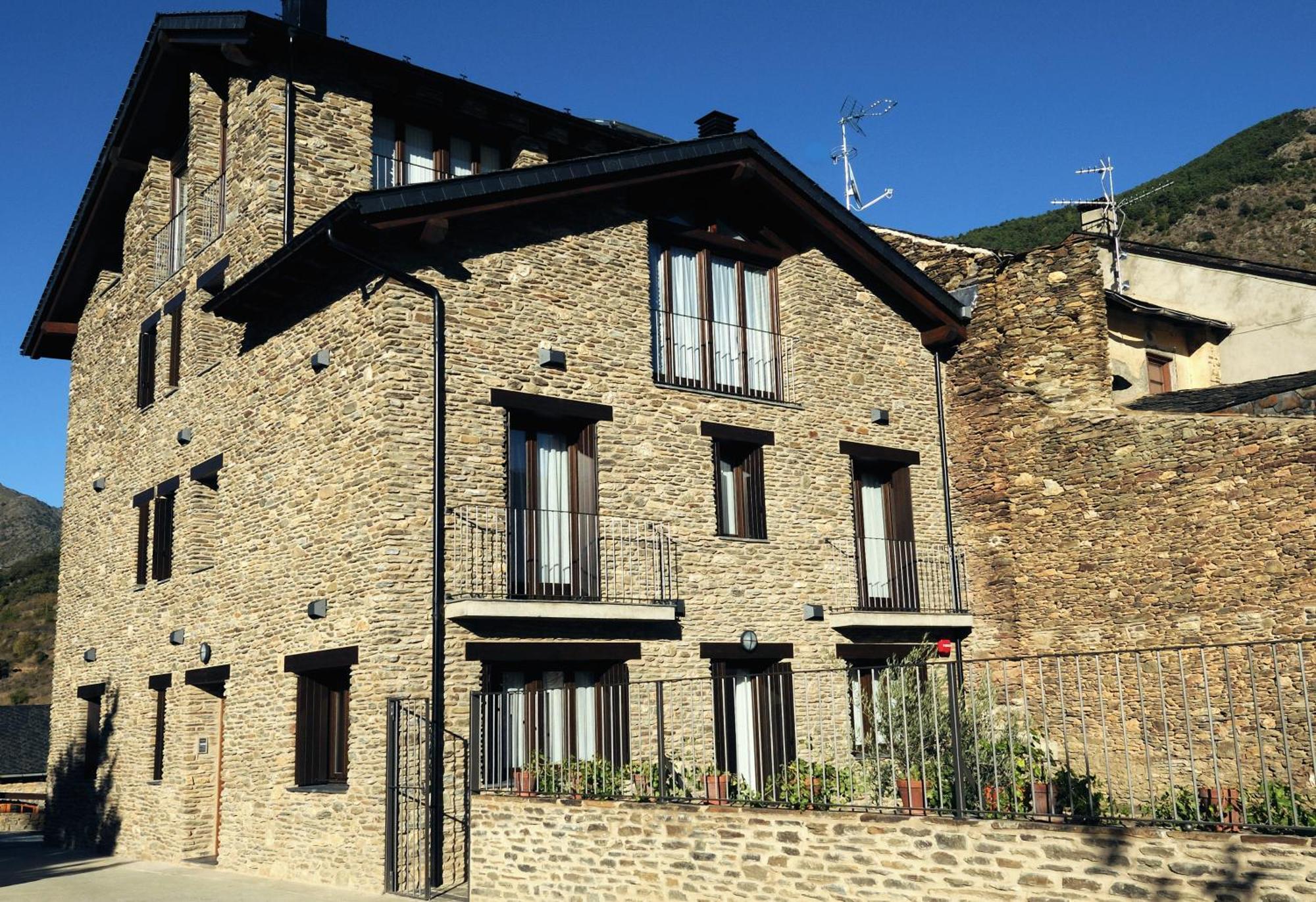 Casa Rural La Comella Tirvia ภายนอก รูปภาพ